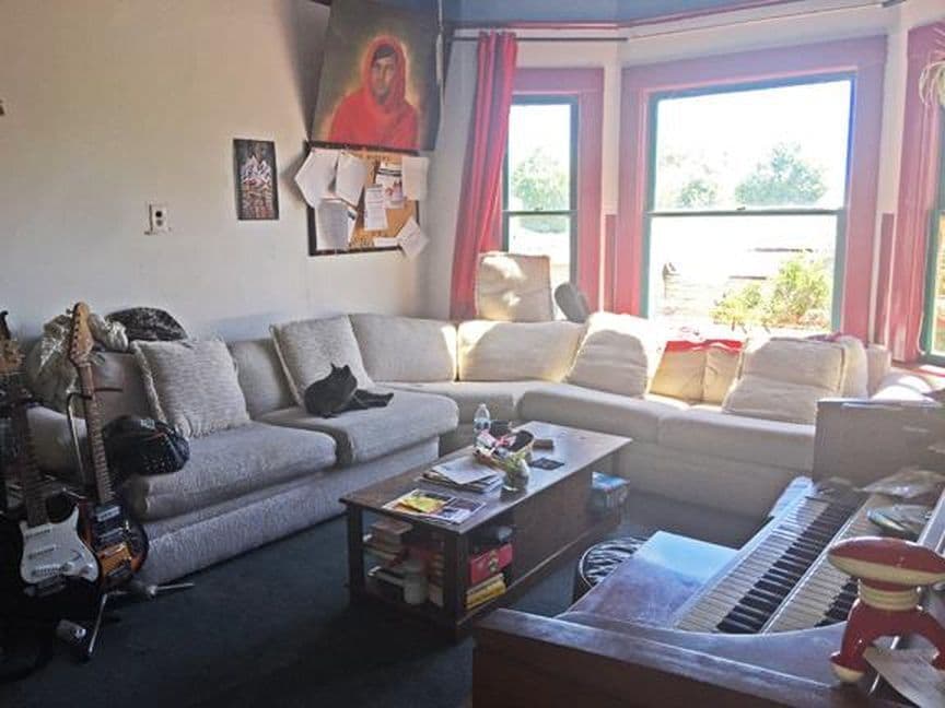 sunny living room - 314 Rigg St