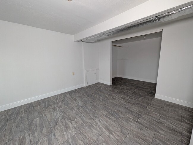 Building Photo - 103 Cherry Ave