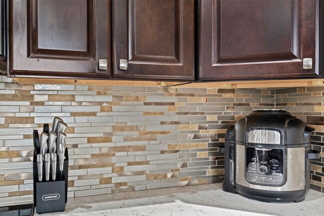 Building Photo - 3215 Crosby Ln