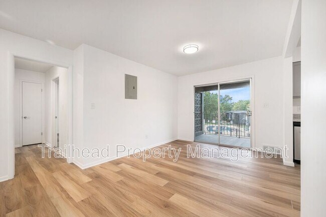 Building Photo - 7801 W 83rd St