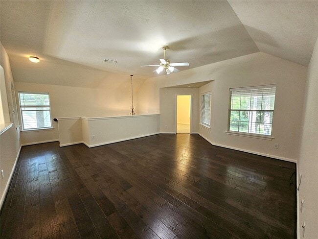 Building Photo - 98 W Knightsbridge Dr