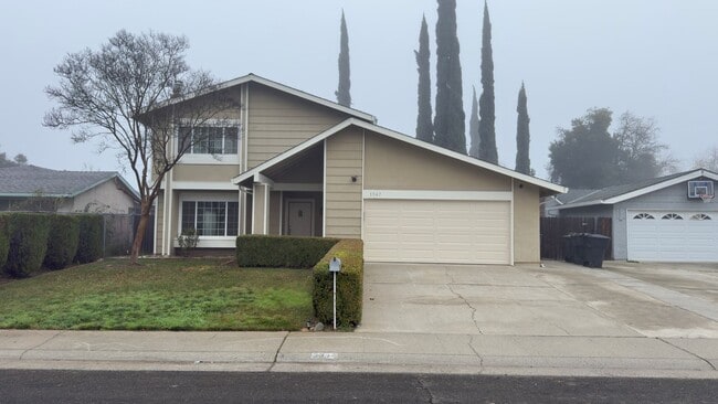 Building Photo - 4 Bedroom | 2.5 Bathroom | Single Family Home in Rosemont Available Now