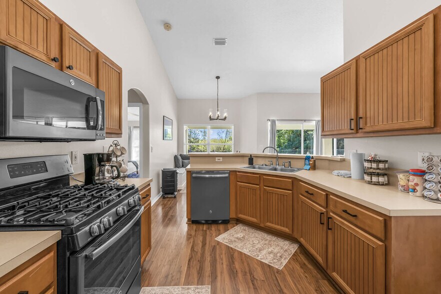 Building Photo - 2860 S Courtenay Pkwy