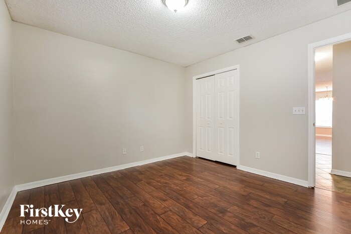 Building Photo - 144 Walnut Crest Run