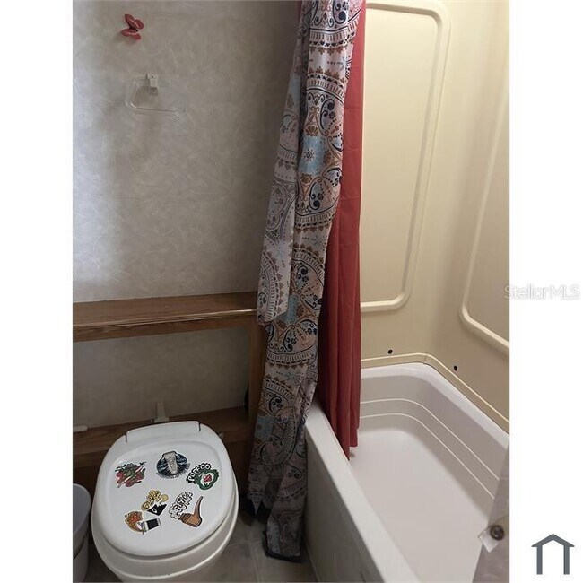 Building Photo - 3004 E Yukon St