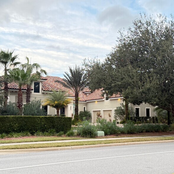 Building Photo - 1 Lionspaw VII Nobles