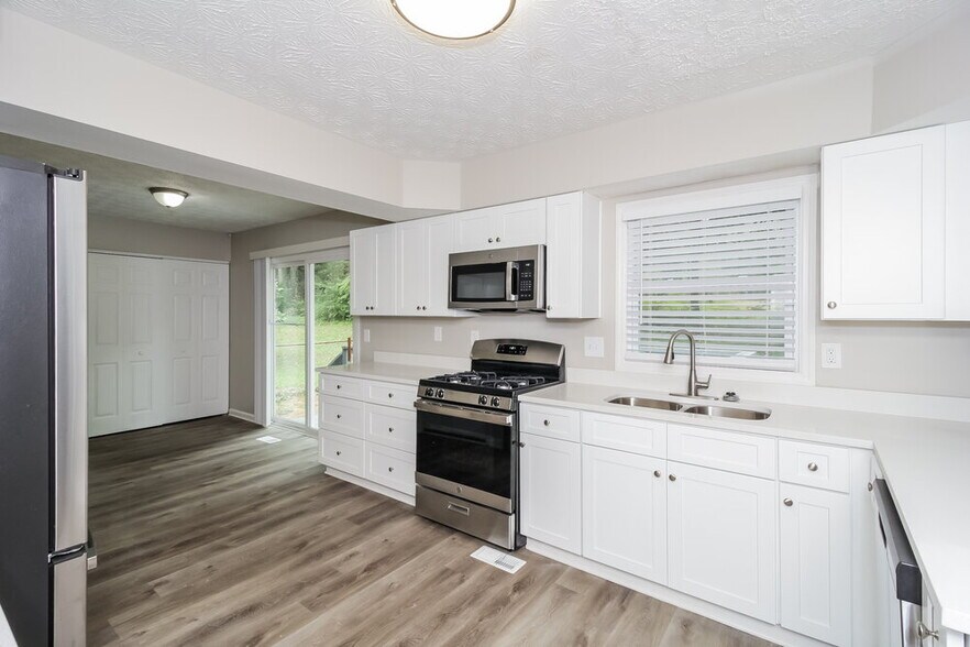 Building Photo - 1021 Sugar Springs Dr SW