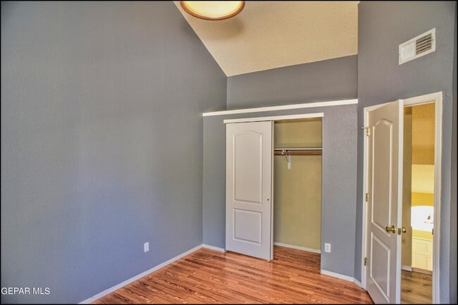 Building Photo - 12107 Valley Quail Dr