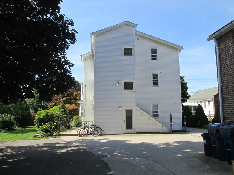 179 Valley - 179 Valley St