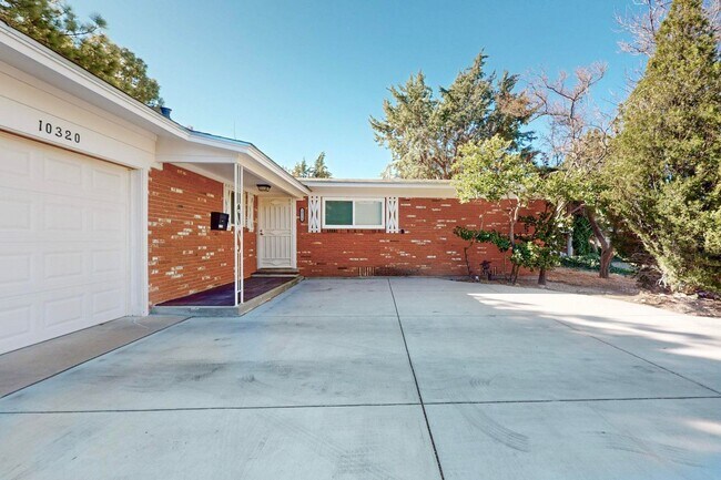 Building Photo - **Great Home** 3 Bed | 2 Bath | NE Heights | Quiet Neighborhood, Prime Location