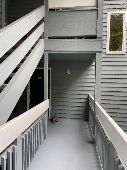 Building Photo - 9470 Redmond - Woodinville Rd NE