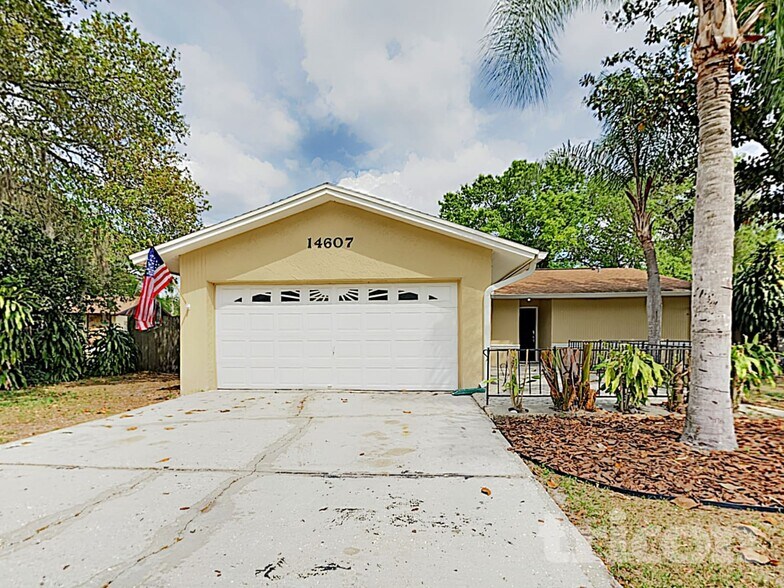 Building Photo - 14607 Knoll Ridge Dr