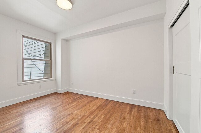 Building Photo - 1734 Greenwich St