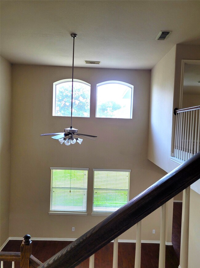 Building Photo - 26319 Longview Creek Dr