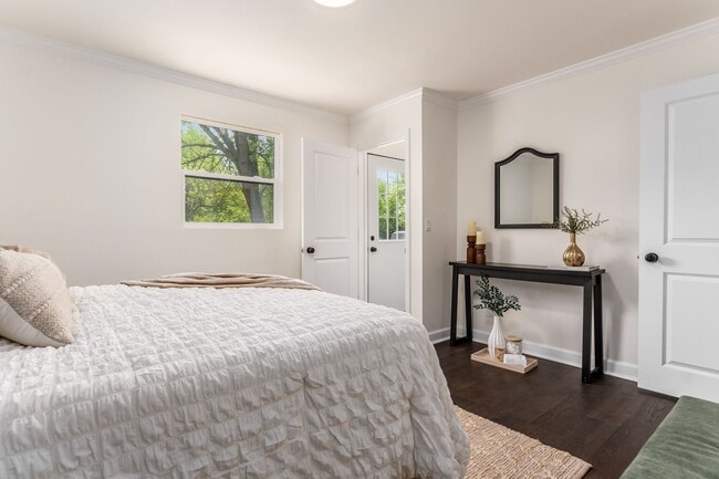 Building Photo - London Property