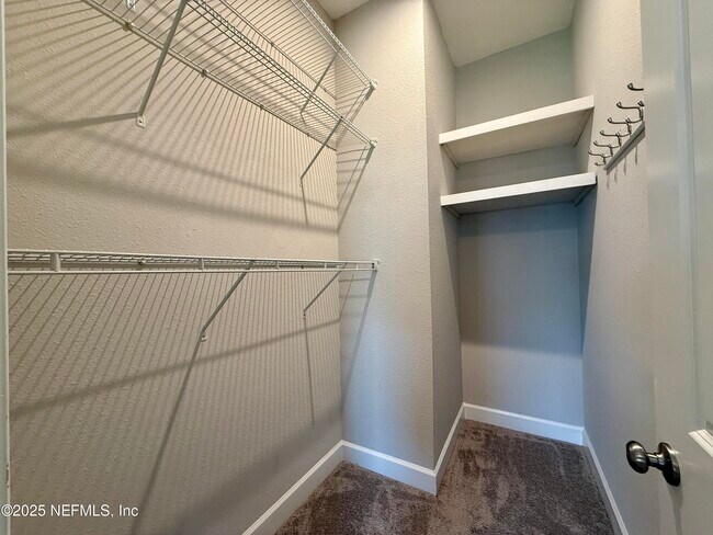 Building Photo - 505 Windwalker Dr