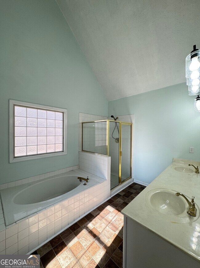 Building Photo - 1009 Chads Ridge Dr