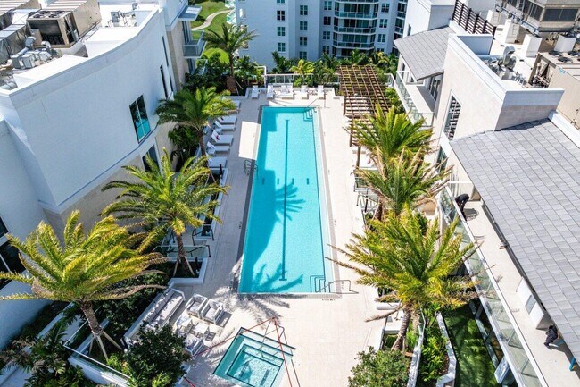 Building Photo - 220 SE Mizner Blvd
