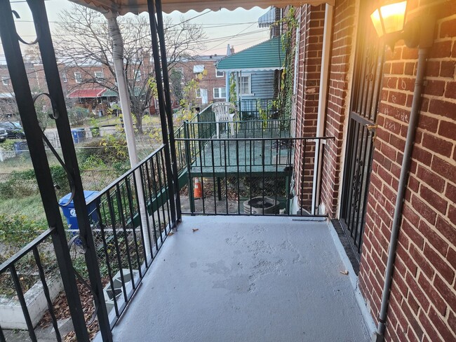 Building Photo - West Baltimore 2.5 Bedroom 1.5 Bathroom To...