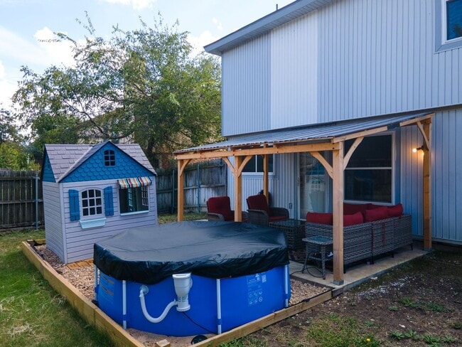 Building Photo - Texas sized home near the golf course