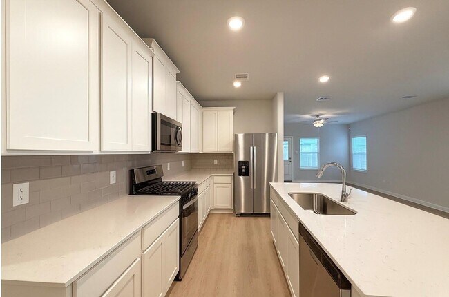 Building Photo - 3914 Flora Fld Dr