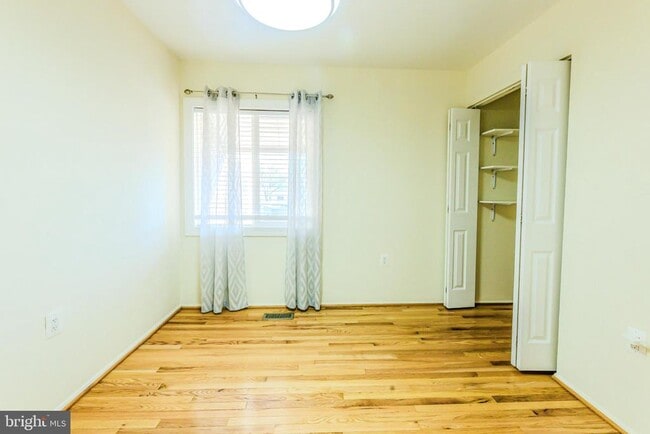 Building Photo - 13373 Hungerford Pl