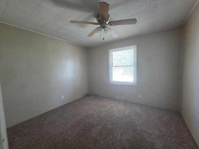 Building Photo - 1516 Hale Dr