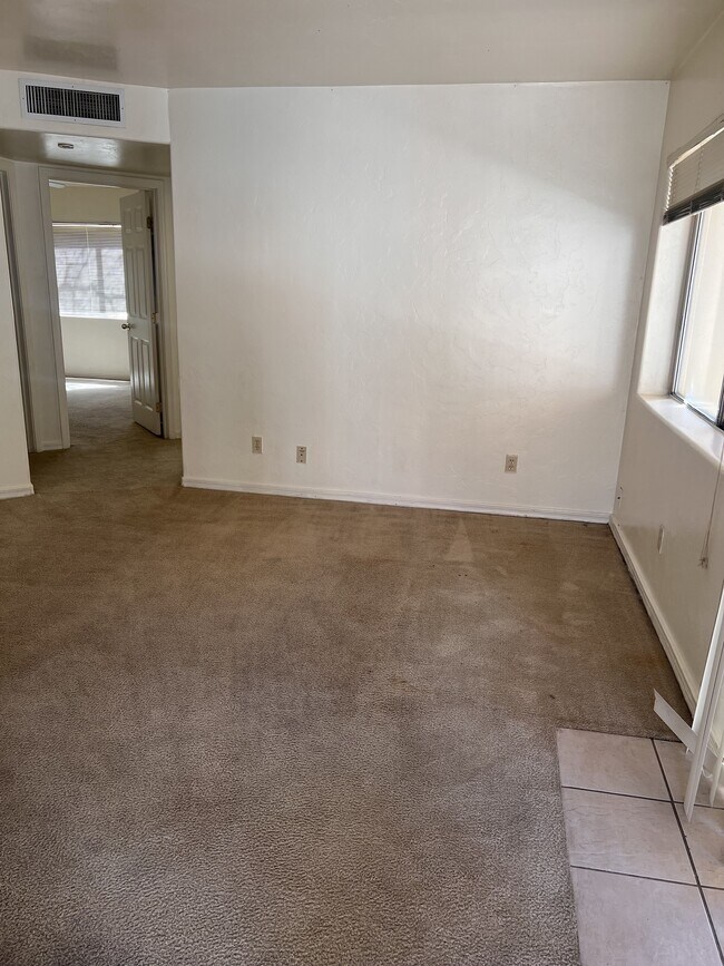 Building Photo - 2536 N Corinthian Garden Dr
