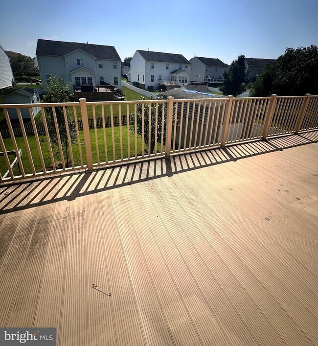 Building Photo - 332 Rubens Cir