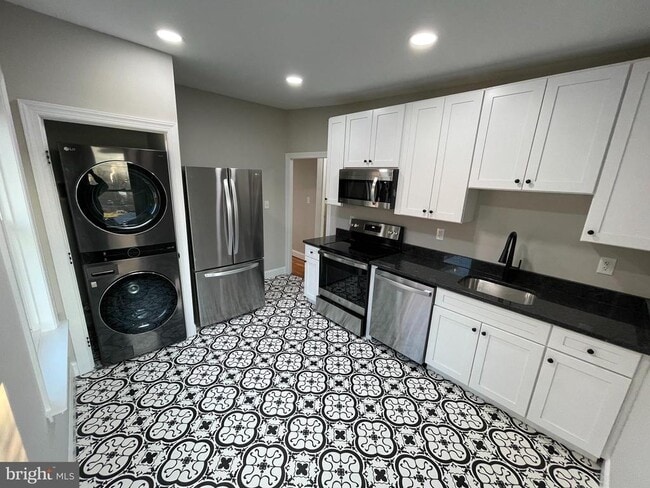 Building Photo - 226 Highland Ave