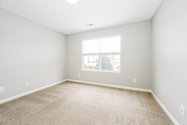 Building Photo - 4862 Beryl Dr