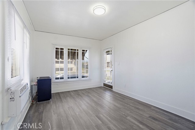 Building Photo - 2 E Cypress Ave