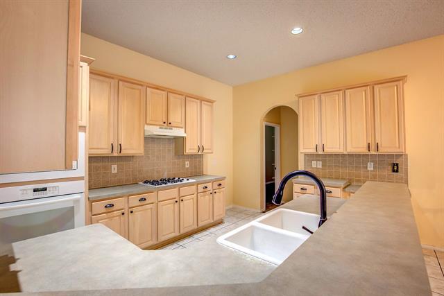 Building Photo - 5713 Meadows Way