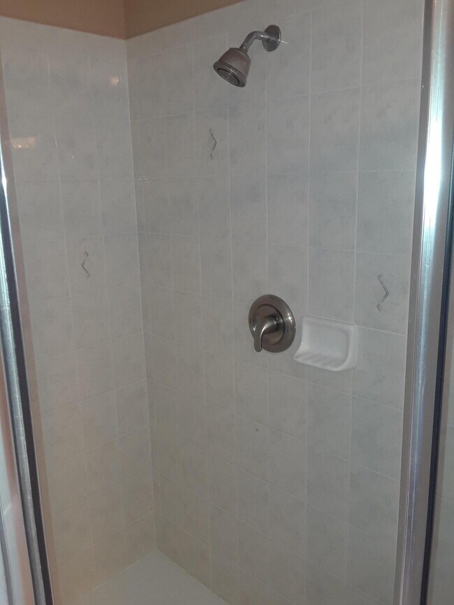 Building Photo - 6444 NW Hacienda Ct