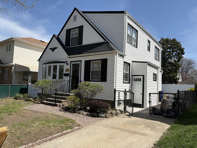 Building Photo - 81-11 261st St