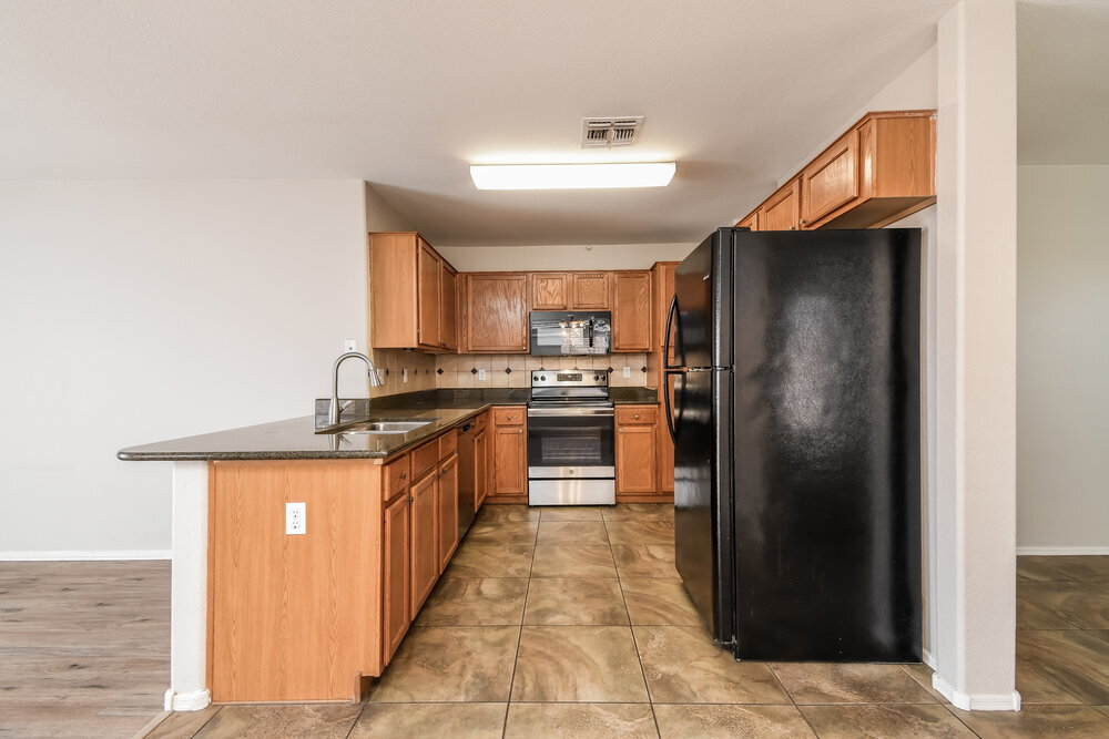 Building Photo - 8706 E Capri Ave