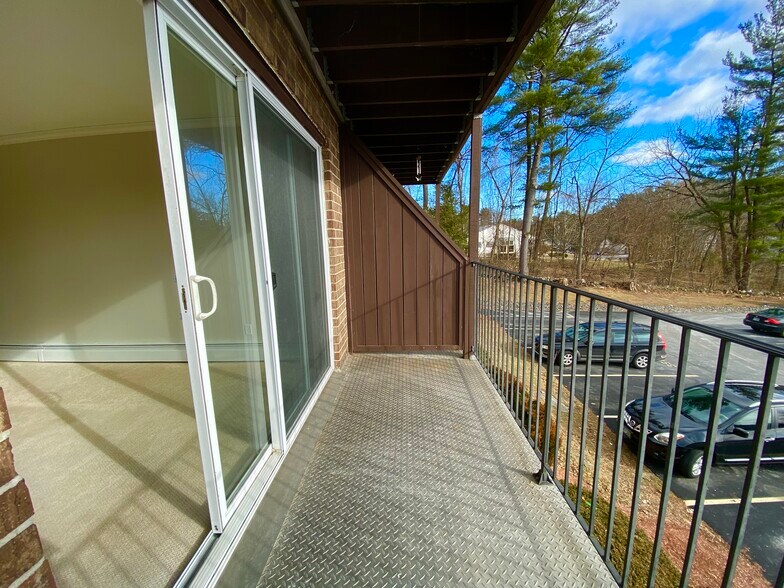 Building Photo - 3 Silvestri Cir