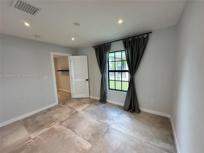 Building Photo - 1436 SW 76th Ct