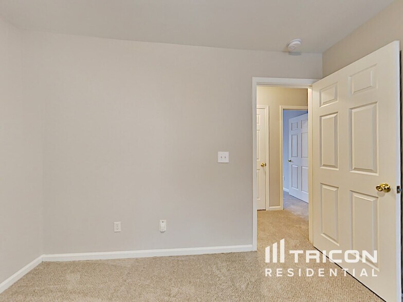 Building Photo - 4805 Canipe Dr