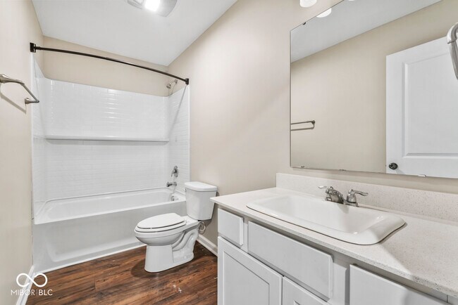 Building Photo - 6874 Nottingham Ln