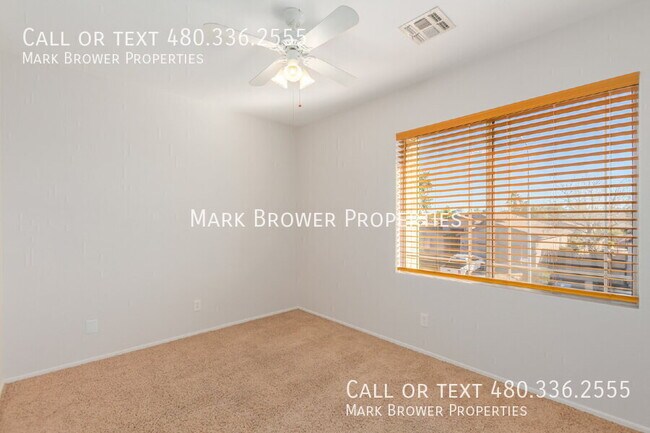 Building Photo - 1462 W. Roadrunner Dr.