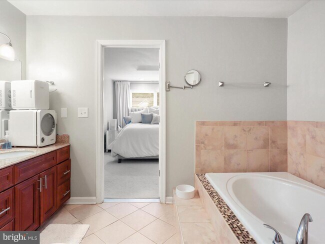 Building Photo - 8324 2nd Ave