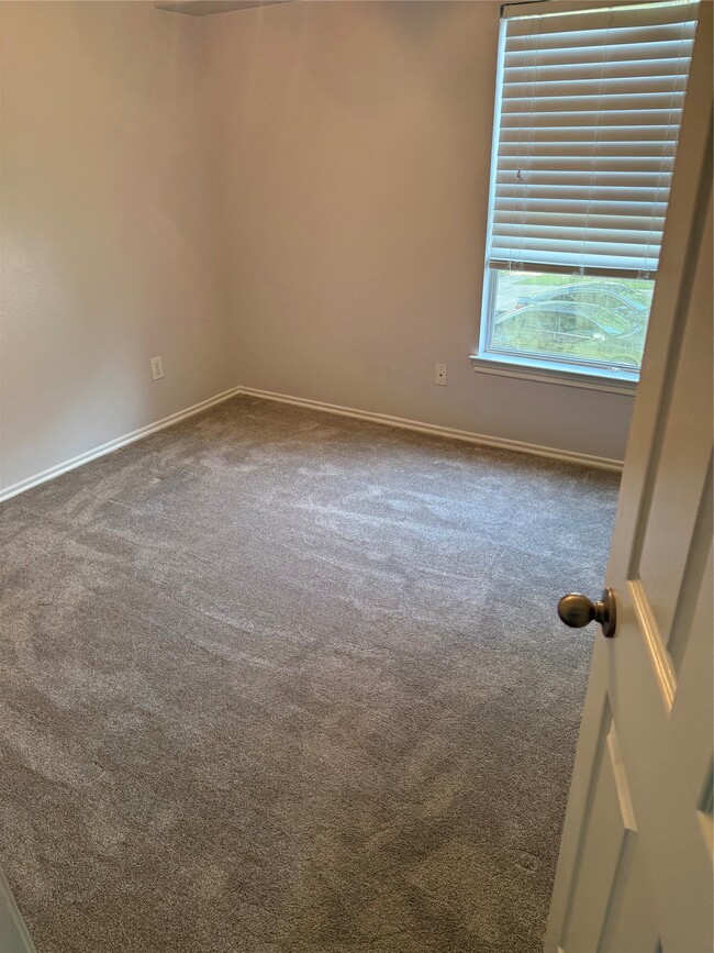 Building Photo - 319 Brandy Ridge Ln