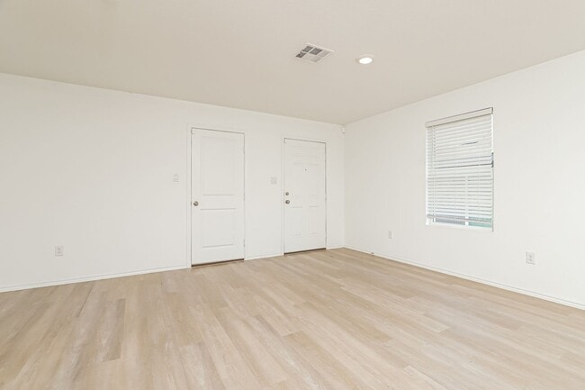 Building Photo - First time rental. Newer build home locate...