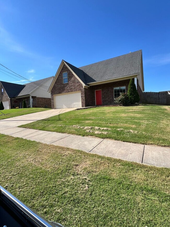 Building Photo - 4 Bdrm 2.5 bath Home-  Munford