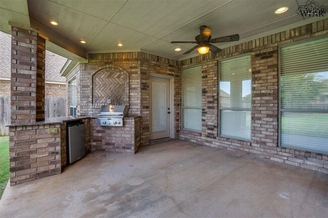 Building Photo - 8 Maplewood Ct