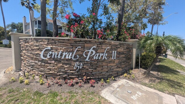 Building Photo - 850 S Tamiami Trl
