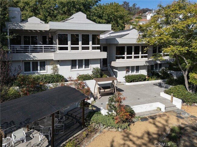 Building Photo - 31561 Peppertree Bend Unit