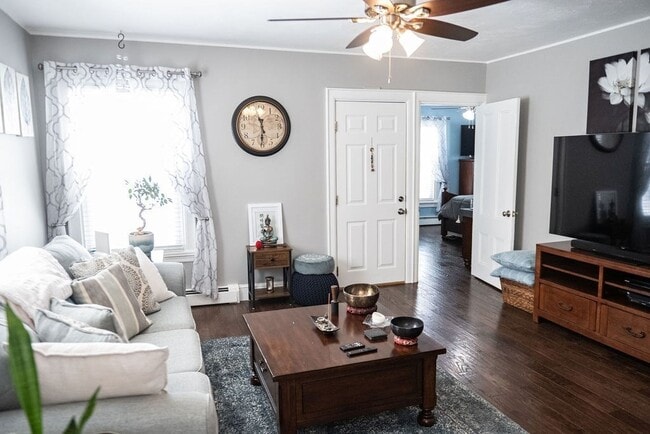 Building Photo - 104 Union St