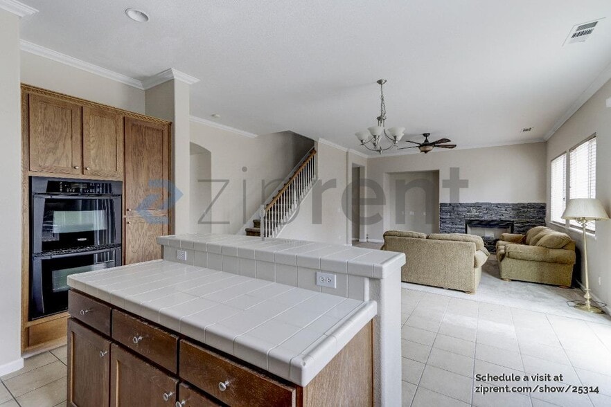 Building Photo - 4632 Hutchinson Ln